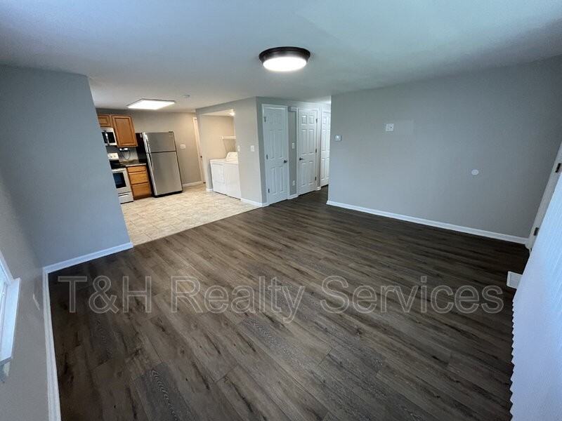 611 N Waldemere Ave - Photo 6 of 21