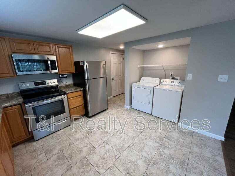 611 N Waldemere Ave - Photo 7 of 21