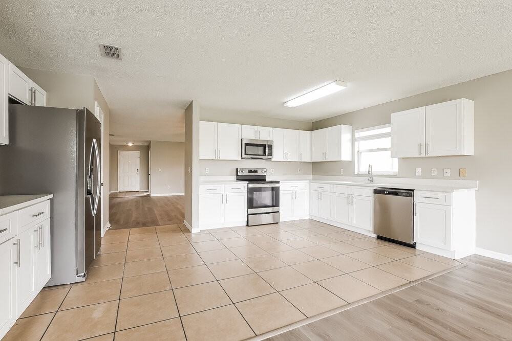12916 Los Alamitos Ct - Photo 4 of 16