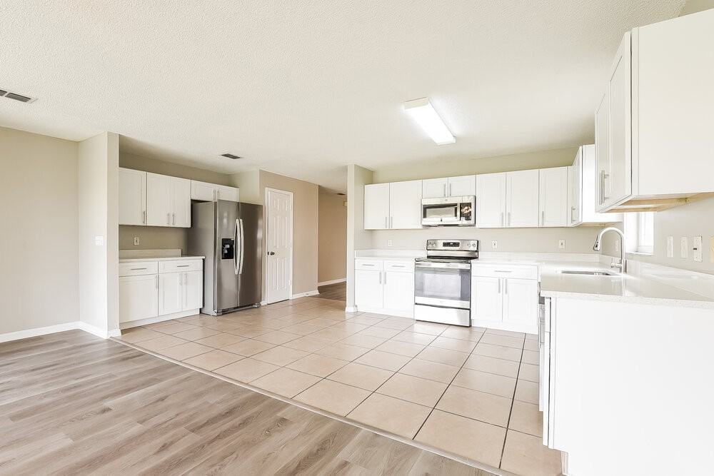12916 Los Alamitos Ct - Photo 5 of 16