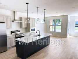 featured image of 602 N 6th St