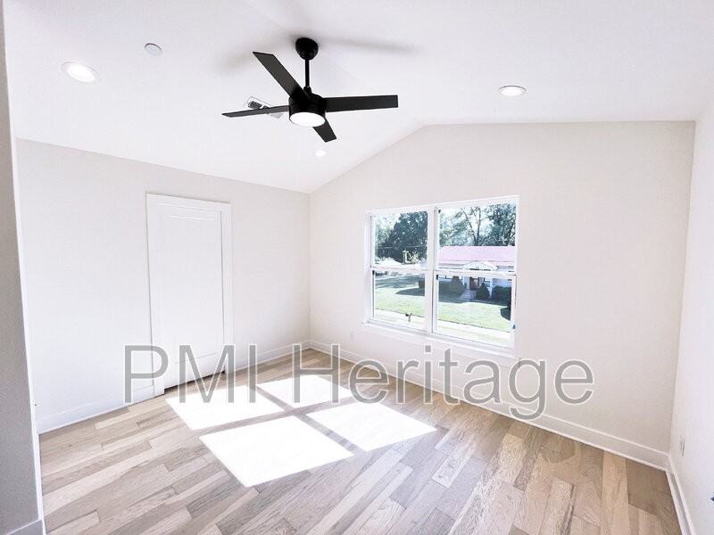 602 N 6th St - Photo 4 of 14