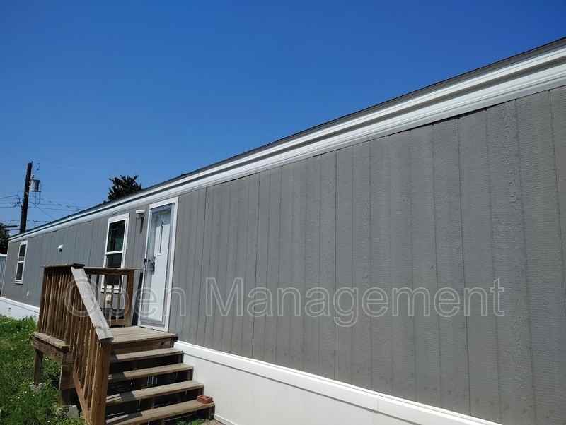 44 Marcus Dr #44 - Photo 3 of 20