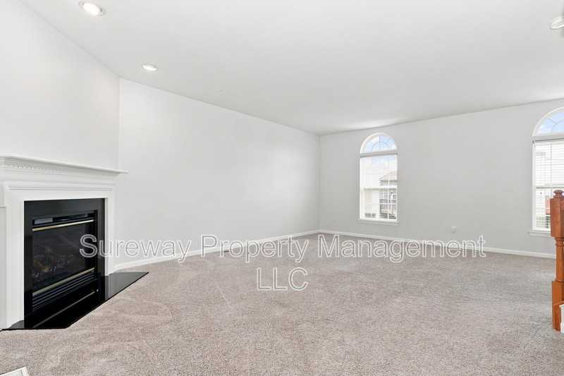 7 Swan Ct - Photo 2 of 20