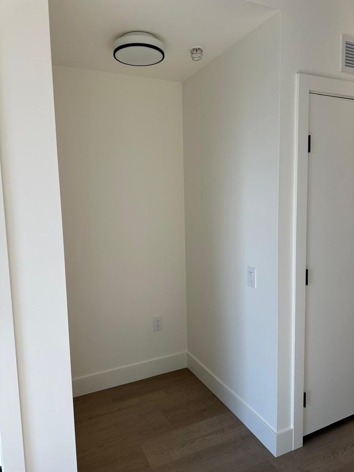 10065 133 Street #513 - Photo 6 of 12