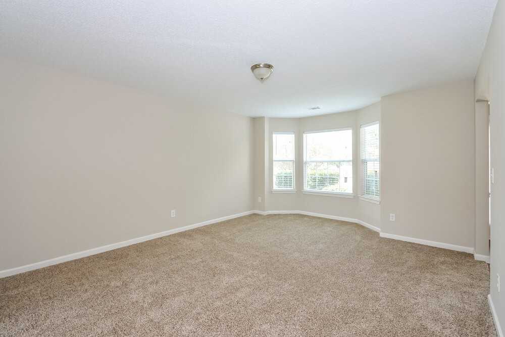 255 Hillside Oak Ln - Photo 4 of 18