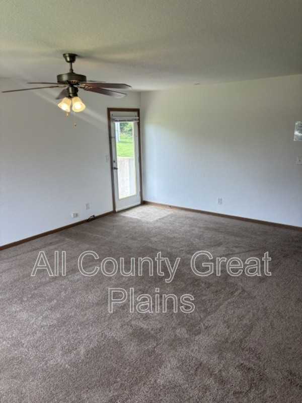 1104 Fall Meadow Ln - Photo 3 of 8