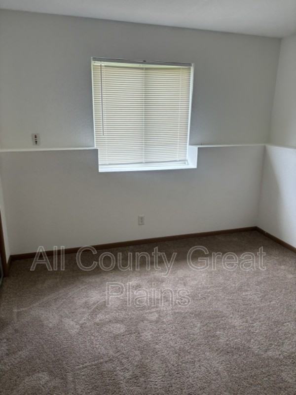 1104 Fall Meadow Ln - Photo 4 of 8