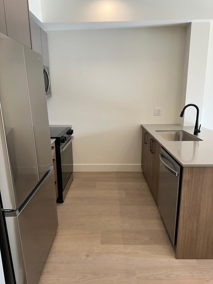 10065 133 Street #612 - Photo 2 of 12