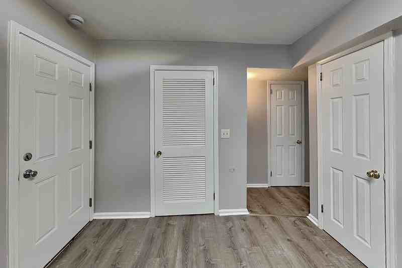 2468 Hampstead Dr - Photo 6 of 14