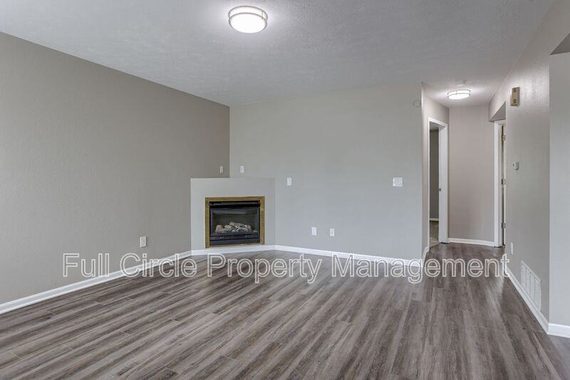2710 N 1st St #3 - Photo 3 of 9