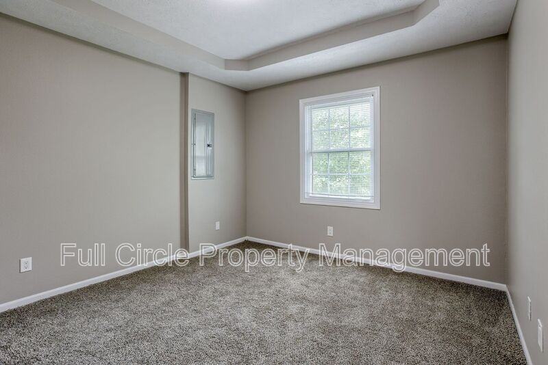 2710 N 1st St #3 - Photo 5 of 9