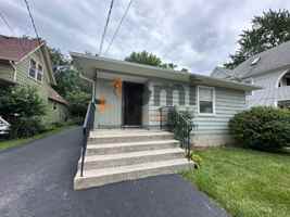 featured image of 408 E Clark St