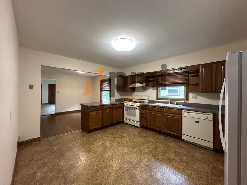 408 E Clark St - Photo 7 of 24