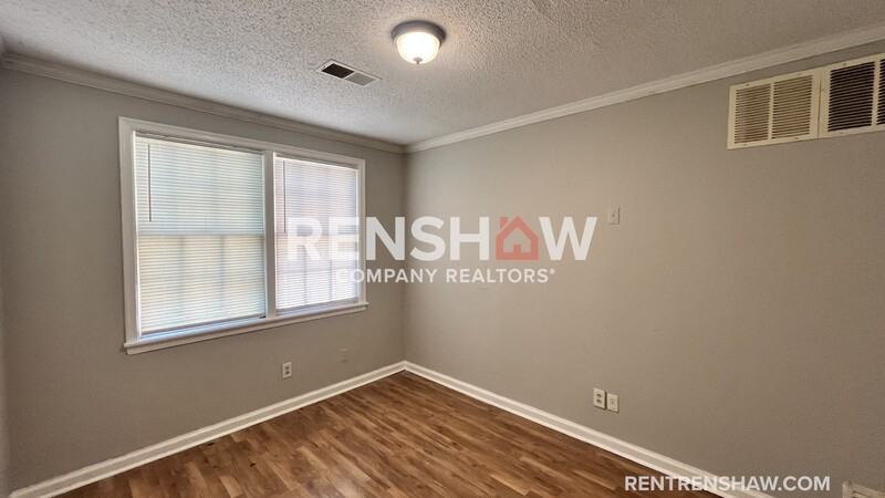 772 Whitney Ave - Photo 6 of 15
