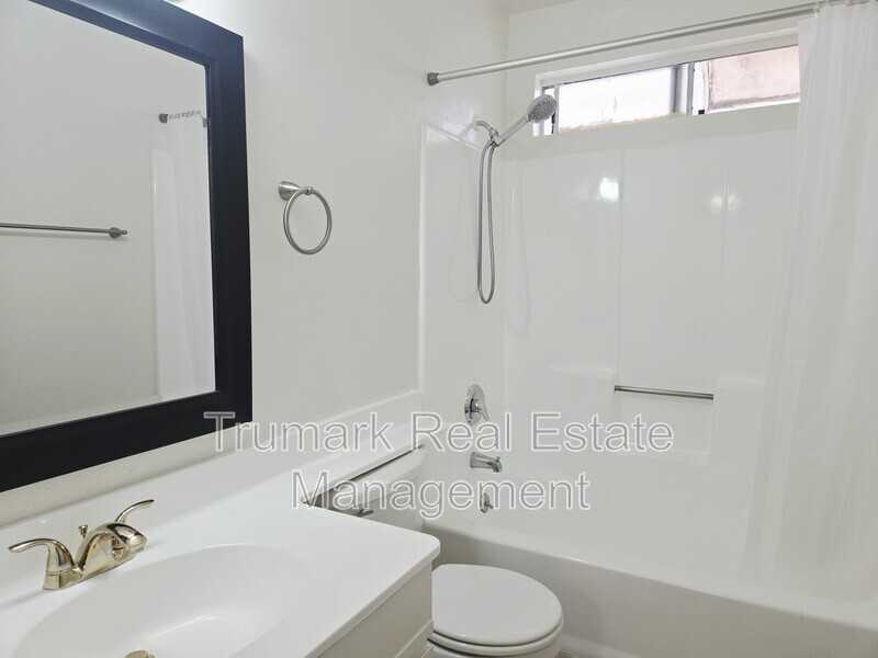 1122 E Elk Ave #123 - Photo 4 of 6