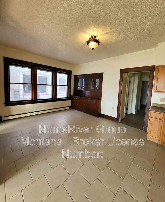 540 S 3rd St W - Photo 4 of 11