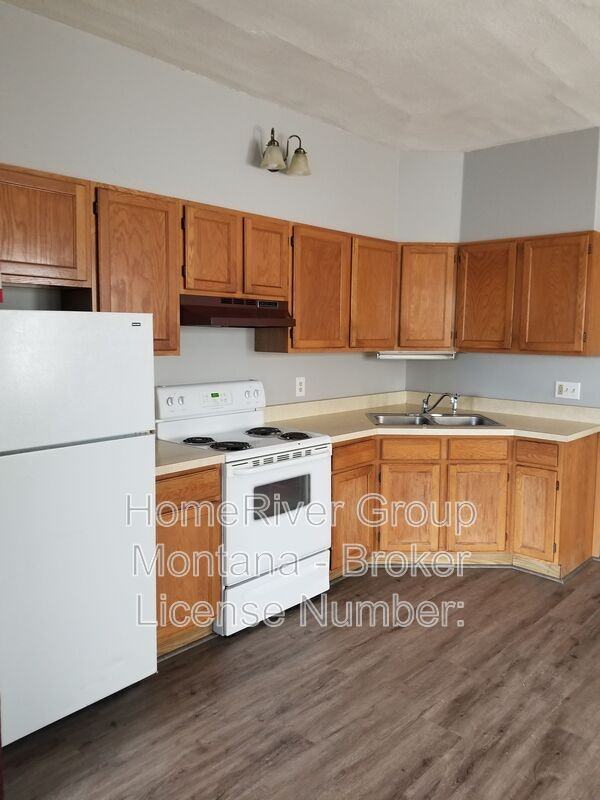 536 S 3rd St W - Photo 4 of 28