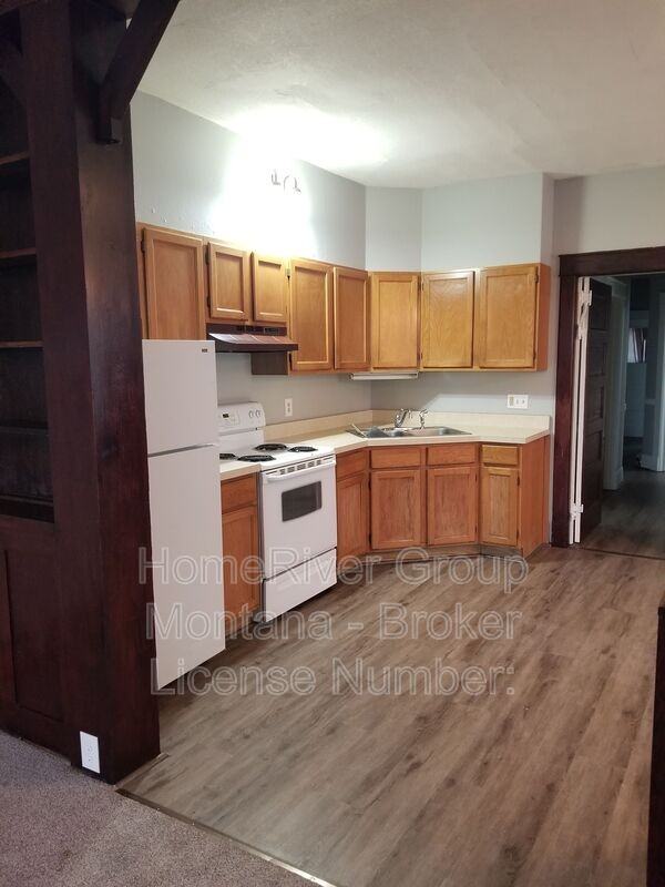 536 S 3rd St W - Photo 6 of 28