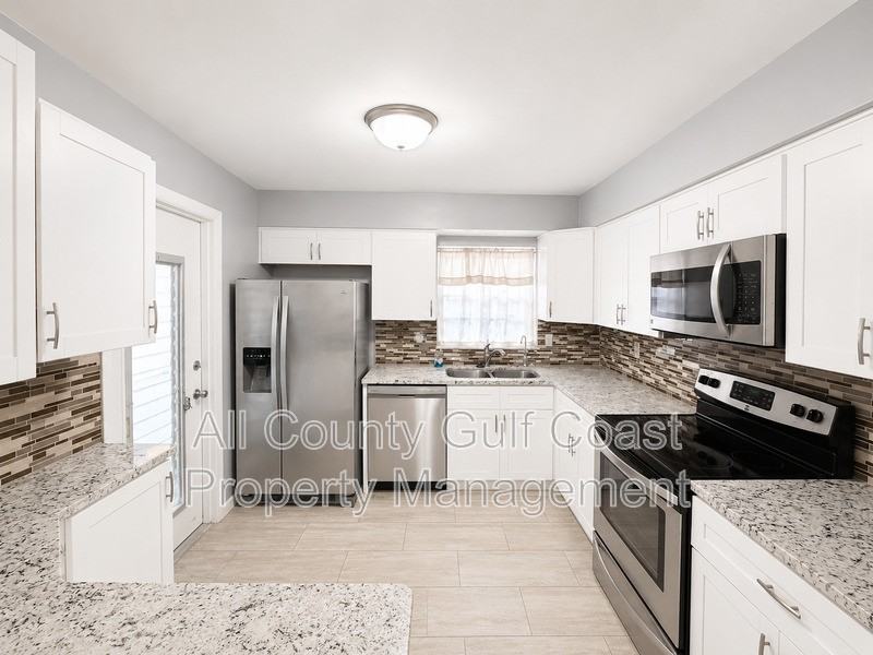 309 Degas Dr - Photo 4 of 20