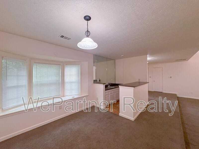 7416 Dartmouth Ct - Photo 5 of 17
