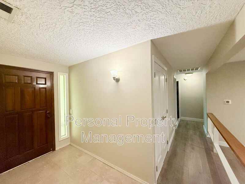9411 Ne Pinecreek St - Photo 2 of 24