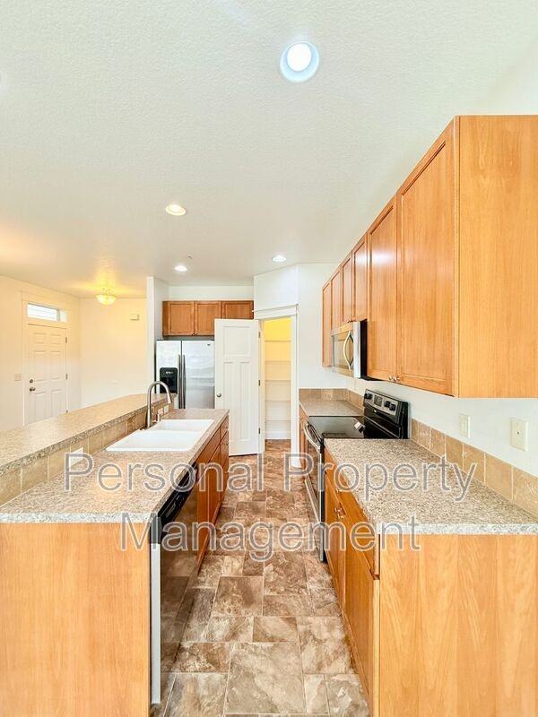 3326 Nw 47th Dr - Photo 4 of 30