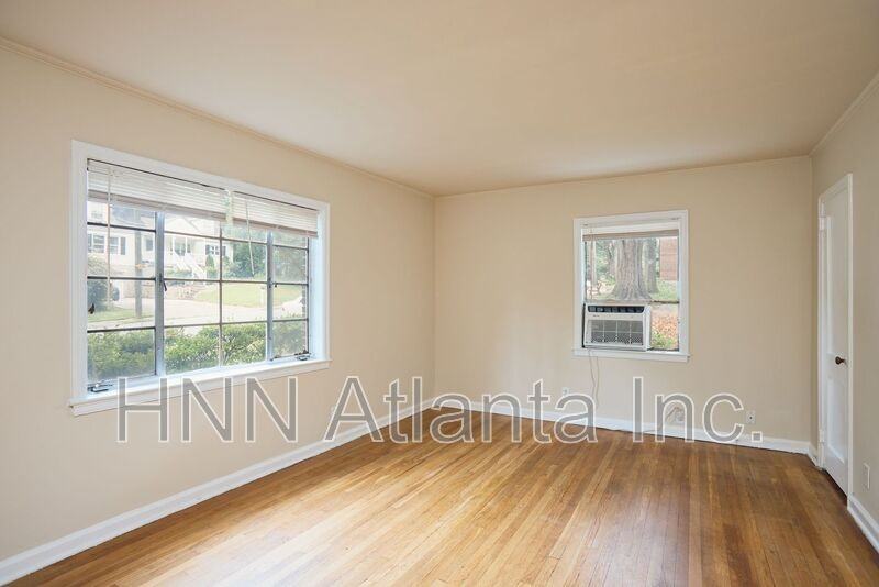 1337 Briarwood Dr Ne #1 - Photo 3 of 7