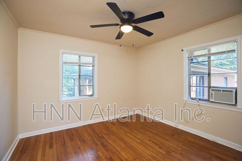 1086 Briarcliff Rd Ne #3 - Photo 3 of 7