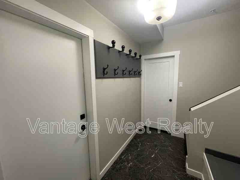 3906 Dryden Rd - Photo 6 of 42
