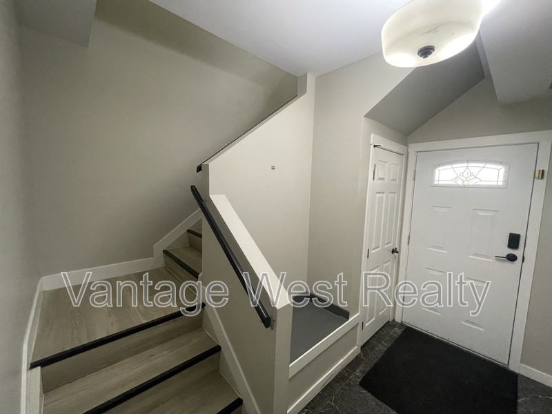 3906 Dryden Rd - Photo 7 of 42