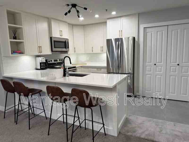 1151 Sunset Dr Null