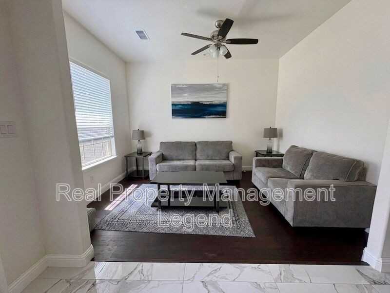 201 N W A Allen Blvd - Photo 3 of 9