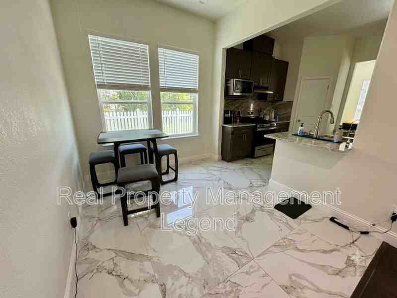 201 N W A Allen Blvd - Photo 4 of 9