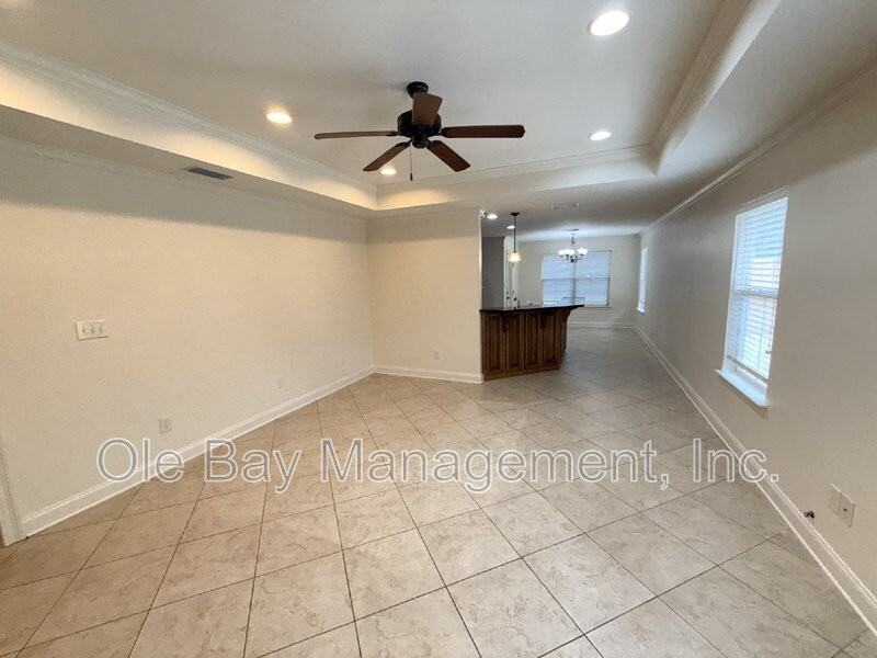 18 Breydon Ct - Photo 2 of 8