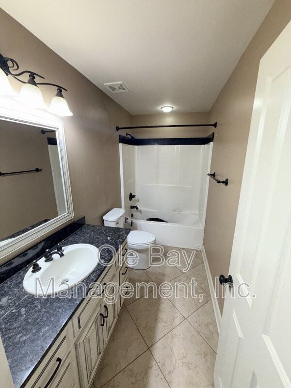 18 Breydon Ct - Photo 5 of 8