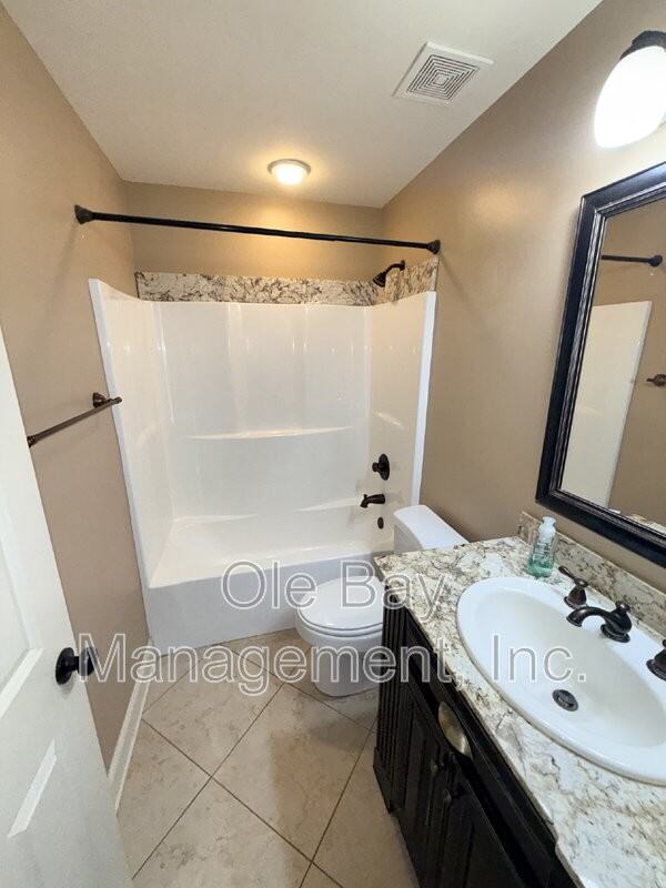 18 Breydon Ct - Photo 7 of 8