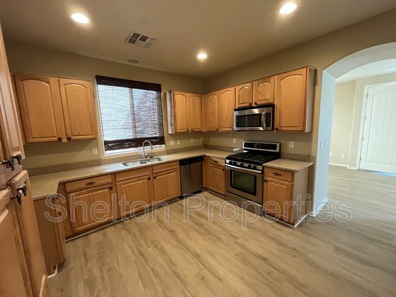 2958 N Clanton St - Photo 3 of 42