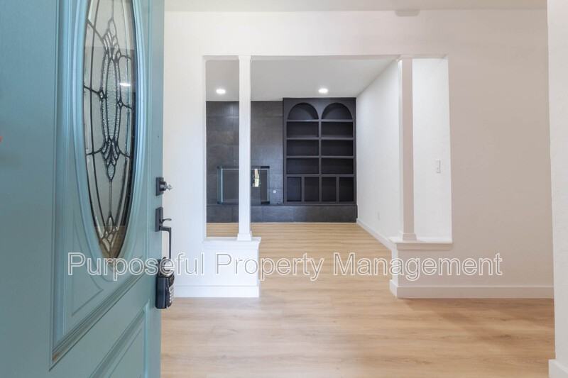 8913 Bentree Country Way - Photo 4 of 27