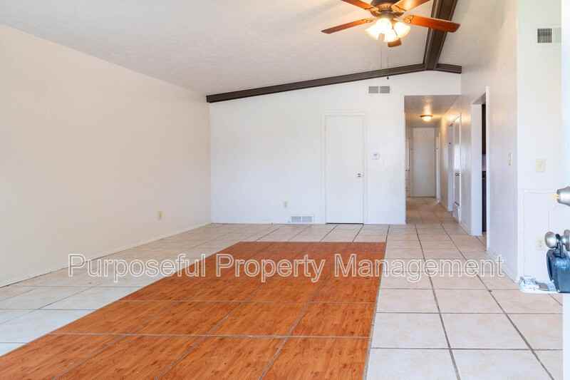 1324 Sw 61st Ter - Photo 5 of 25