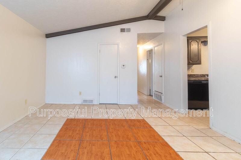 1324 Sw 61st Ter - Photo 6 of 25