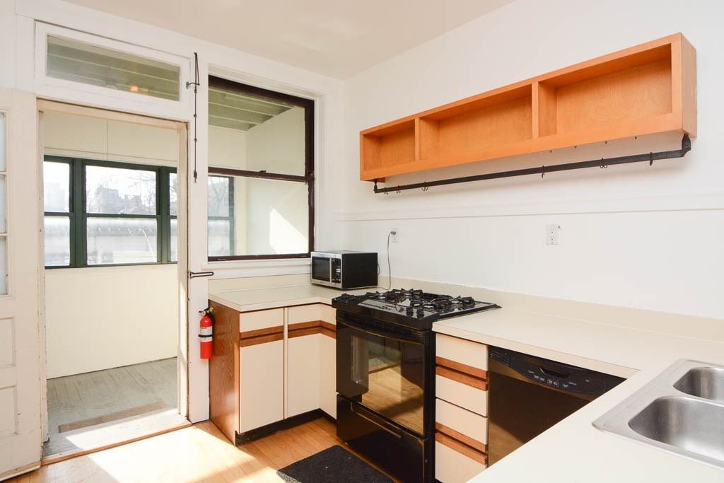 1309 W Newport Ave #2 - Photo 3 of 21