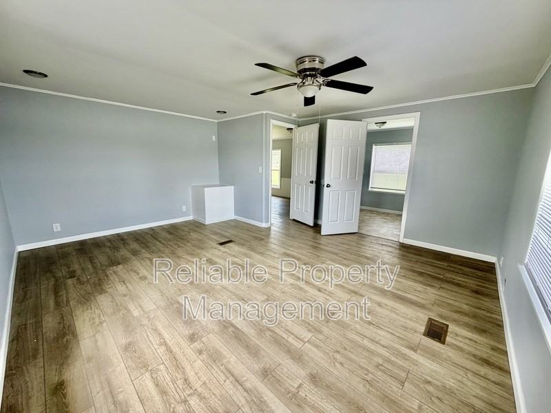 1548 Cornwallis Rd - Photo 7 of 15