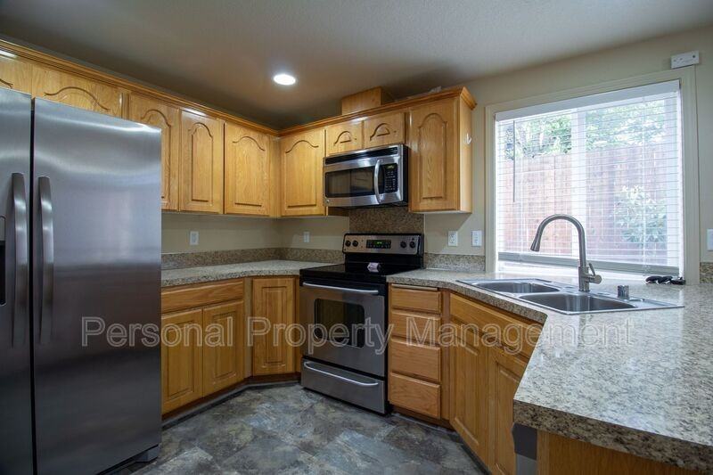 7905 Ne 64th St - Photo 5 of 17