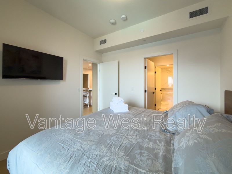 3702 Capozzi Rd - Photo 3 of 33