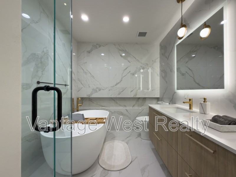 3702 Capozzi Rd - Photo 6 of 33
