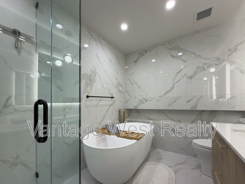 3702 Capozzi Rd - Photo 7 of 33
