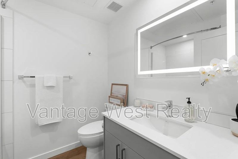 1201 Devonshire Ave - Photo 3 of 18
