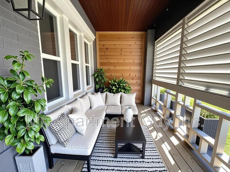 237 Ottawa St S #MAIN - Photo 3 of 11