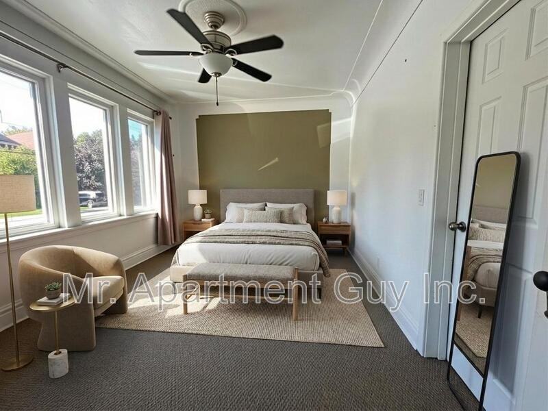 237 Ottawa St S #MAIN - Photo 5 of 11